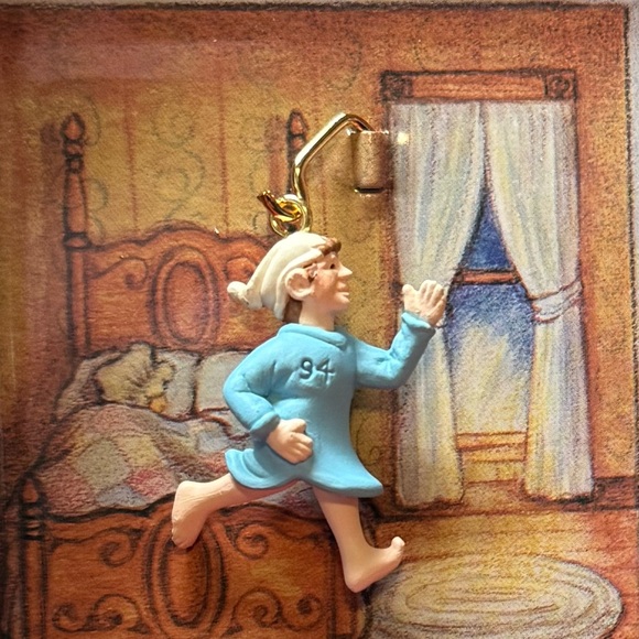 The Night Before Christmas Display by Hallmark - Picture 6 of 11